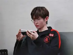 开云体育入口-即时盘口选手爆冷获胜，专家预测失准