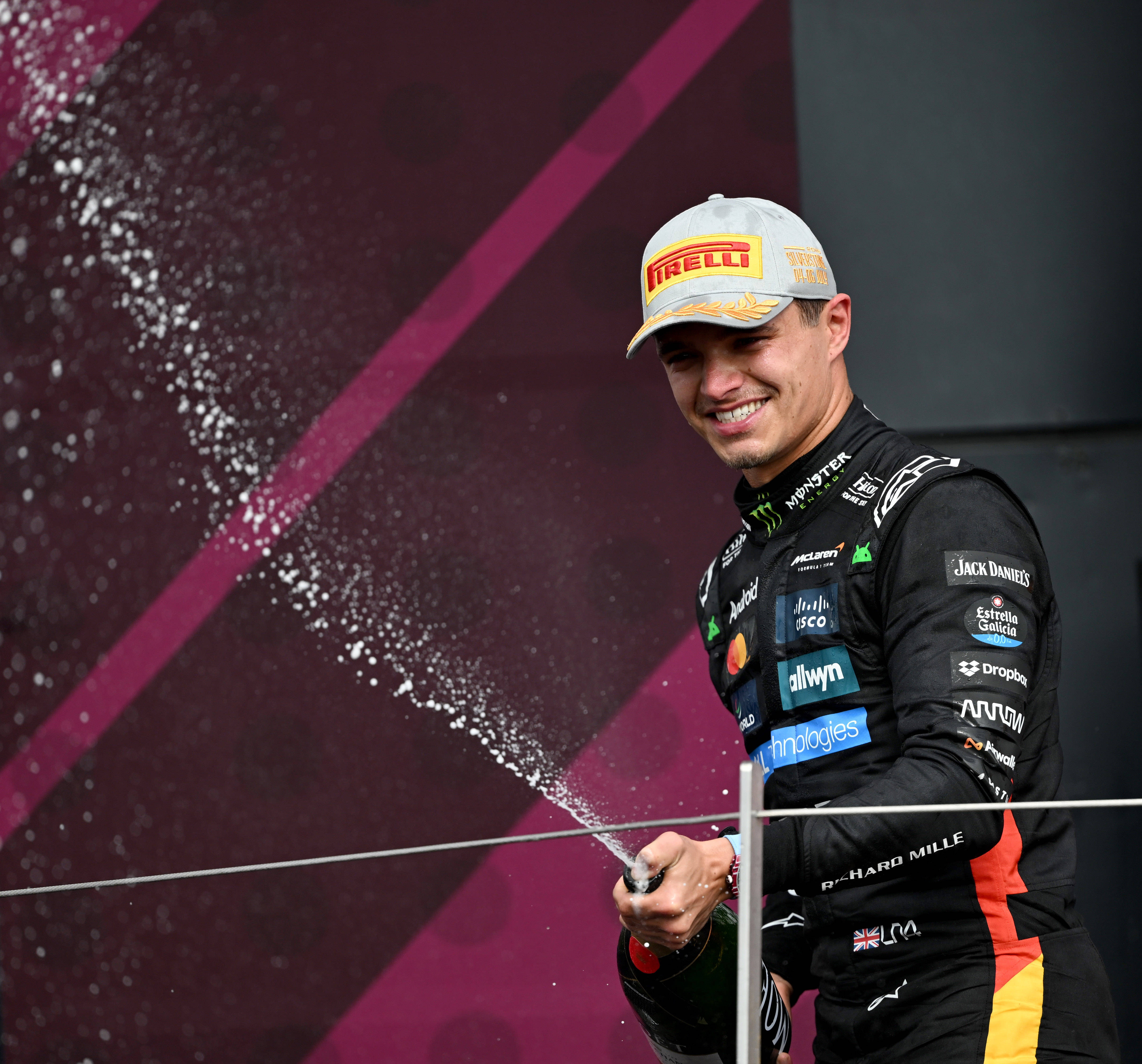 红牛车队绝杀索伯车队，拉塞尔惊艳四座的简单介绍