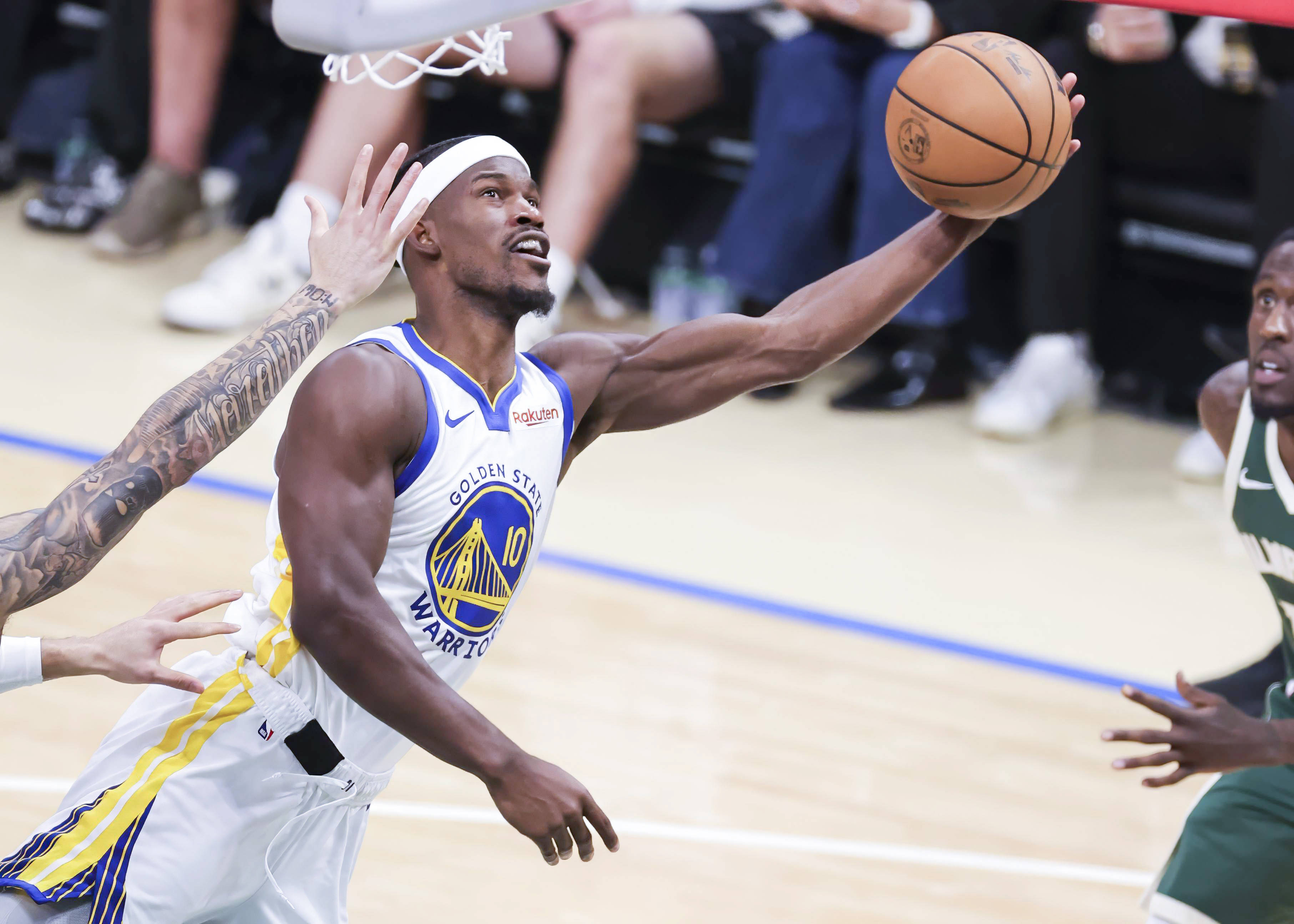 关于雄鹿力克雷霆,詹姆斯状态火热的信息 关于雄鹿力克雷霆,詹姆斯状态火热的信息