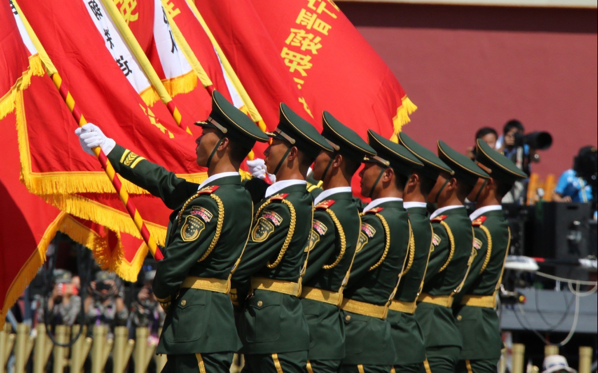 范乔丹降临凤凰城，当猛龙利爪扼住太阳喉咙，范弗利特才是真正的大场面先生