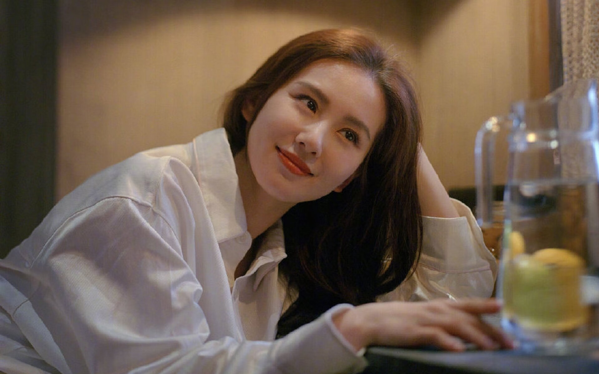 米切尔30+5+7导演攻防全面压制，雄鹿展现冠军底蕴轻取国王